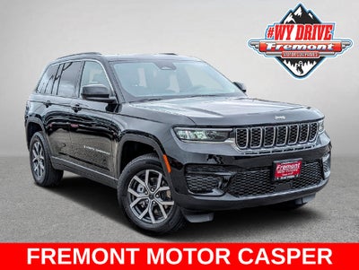 2027 Jeep Grand Cherokee LAREDO X 4X4