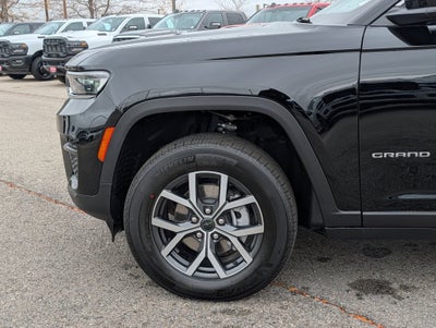 2027 Jeep Grand Cherokee LAREDO X 4X4