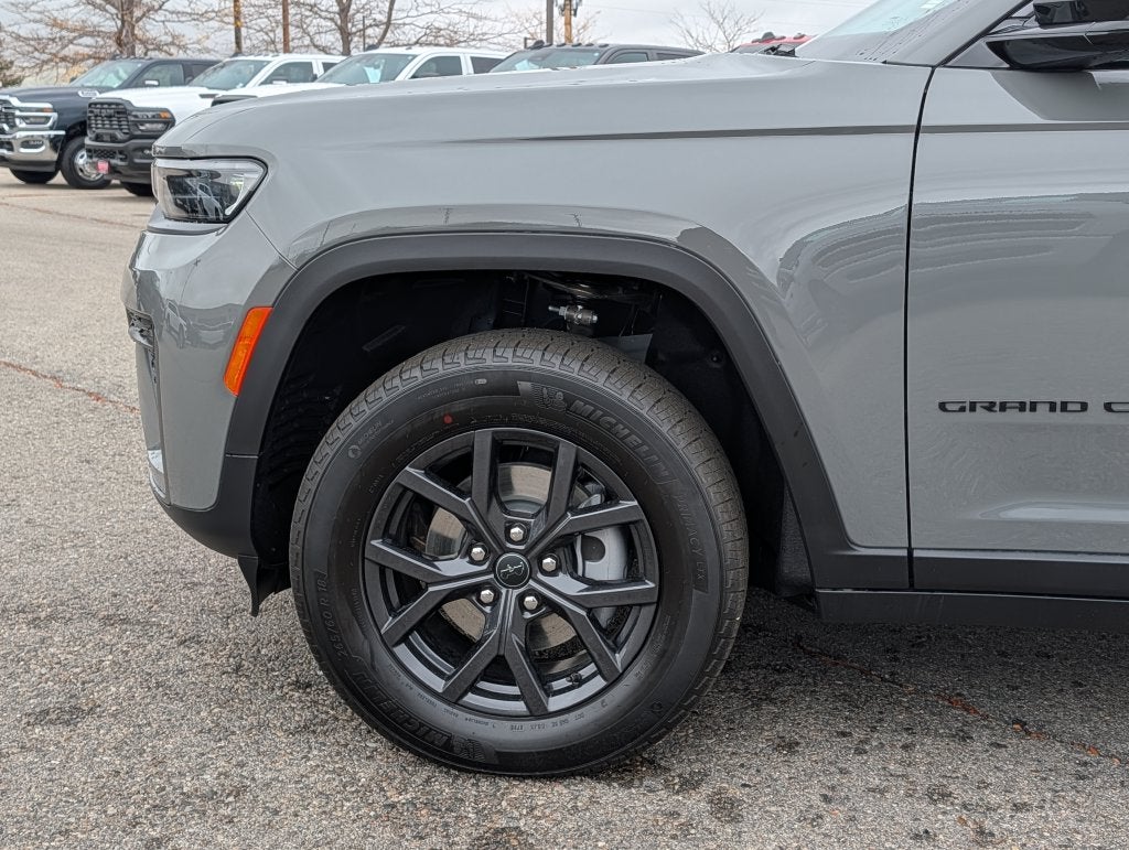 2027 Jeep Grand Cherokee LAREDO ALTITUDE 4X4