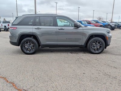2027 Jeep Grand Cherokee LAREDO ALTITUDE 4X4