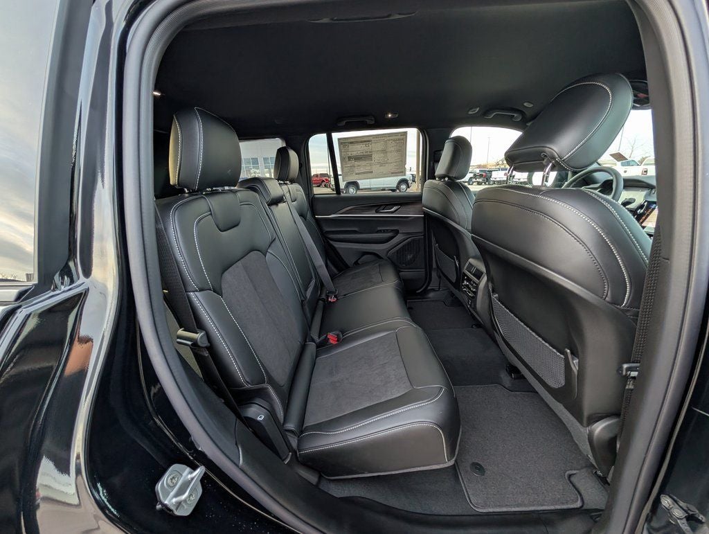 2026 Jeep Grand Cherokee Altitude Altitude