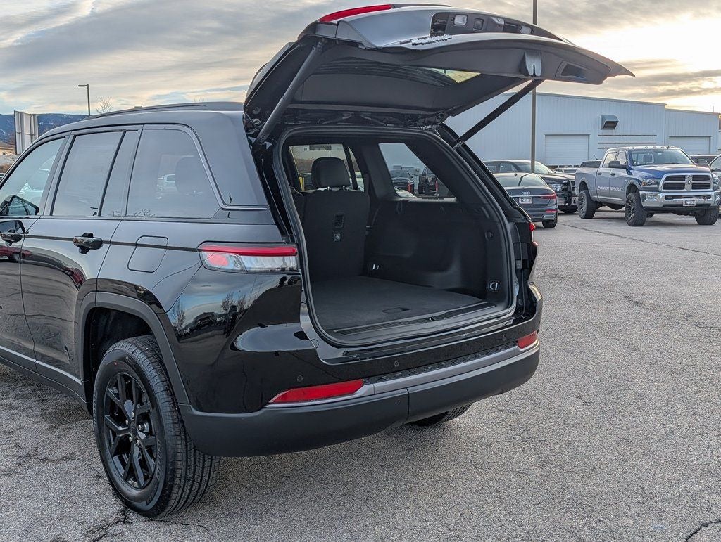 2026 Jeep Grand Cherokee Altitude Altitude