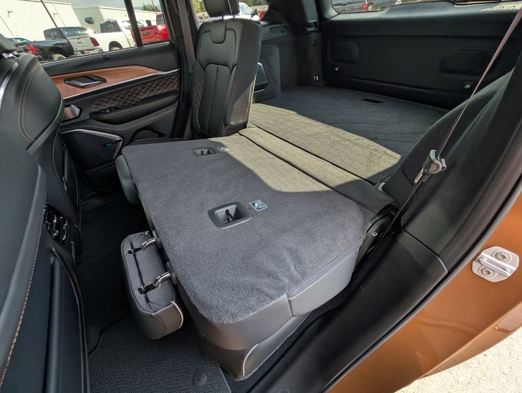 2026 Jeep Grand Cherokee Summit