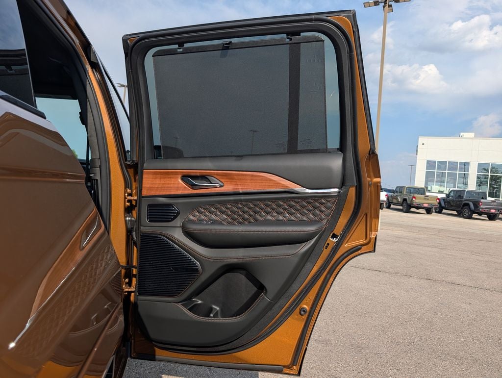 2026 Jeep Grand Cherokee Summit