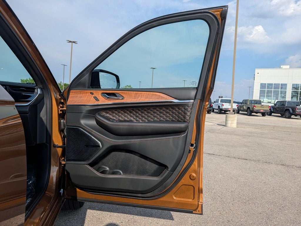 2026 Jeep Grand Cherokee Summit