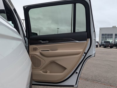 2027 Jeep Grand Cherokee L L LIMITED 4X4