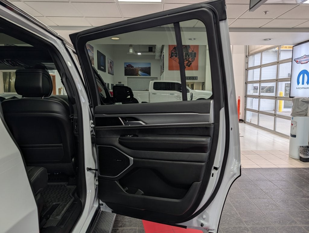 2026 Jeep Grand Wagoneer Upland