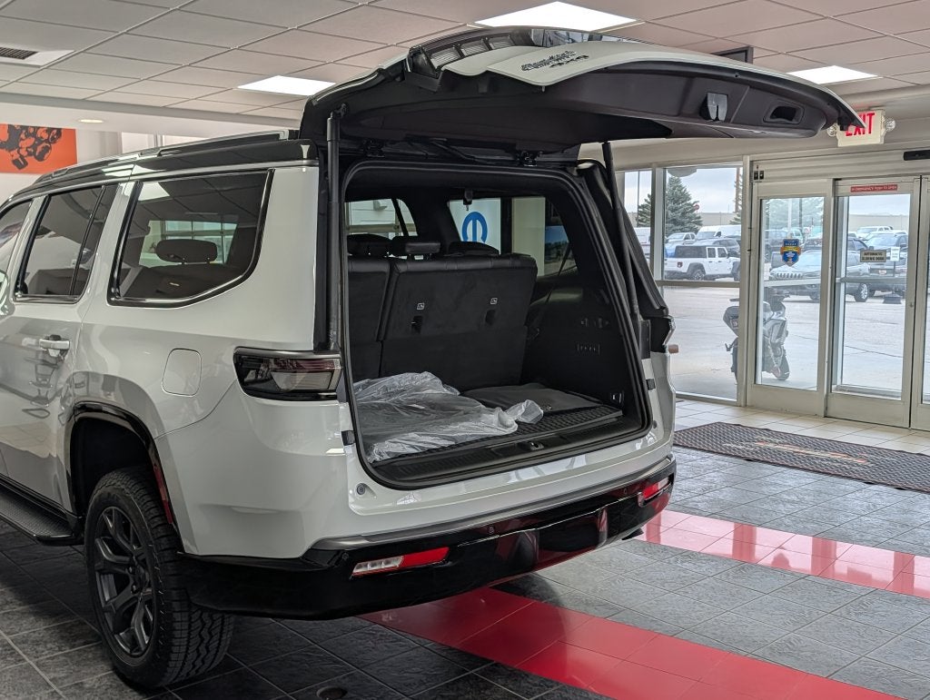 2026 Jeep Grand Wagoneer Upland