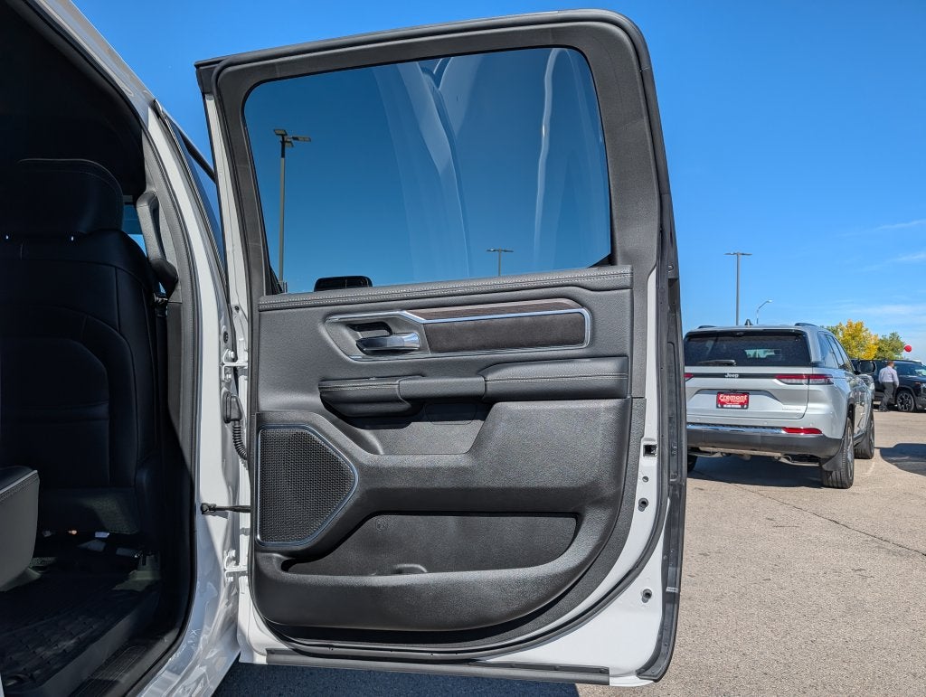 2027 RAM 1500 1500 LAIE CREW CAB 4X4 5'7' BOX