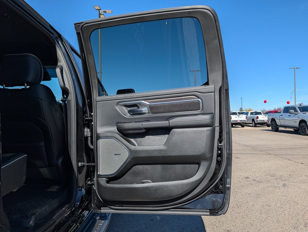 2027 RAM 1500 1500 LAIE CREW CAB 4X4 5'7' BOX