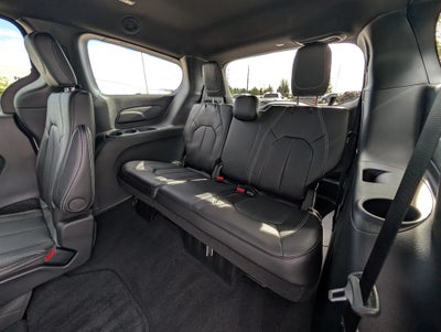 2027 Chrysler Pacifica Select AWD