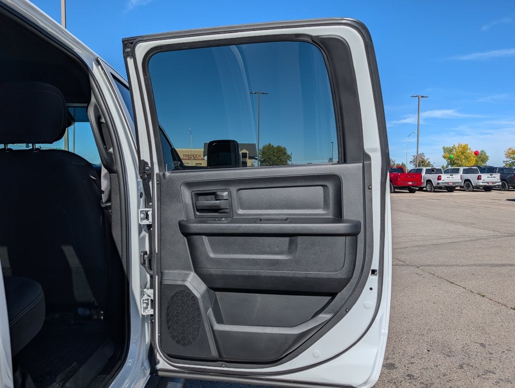 2027 RAM 3500 3500 TRADESMAN CREW CAB 4X4 8' BOX