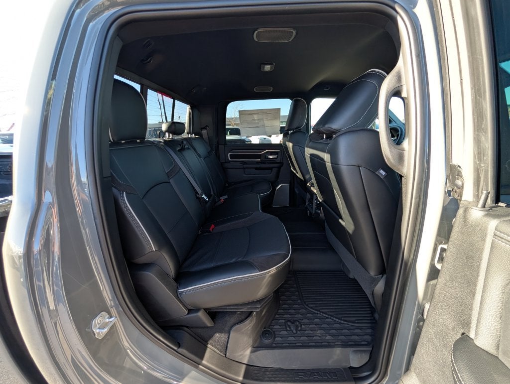 2027 RAM 3500 RAM 3500 LARAMIE CREW CAB 4X4 8' BOX