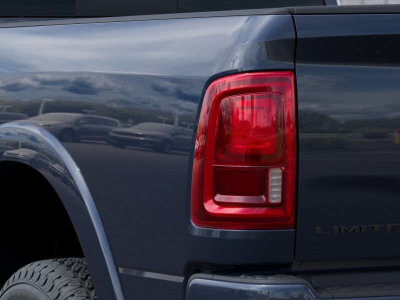 2027 RAM 3500 3500 LIMITED CREW CAB 4X4 8' BOX