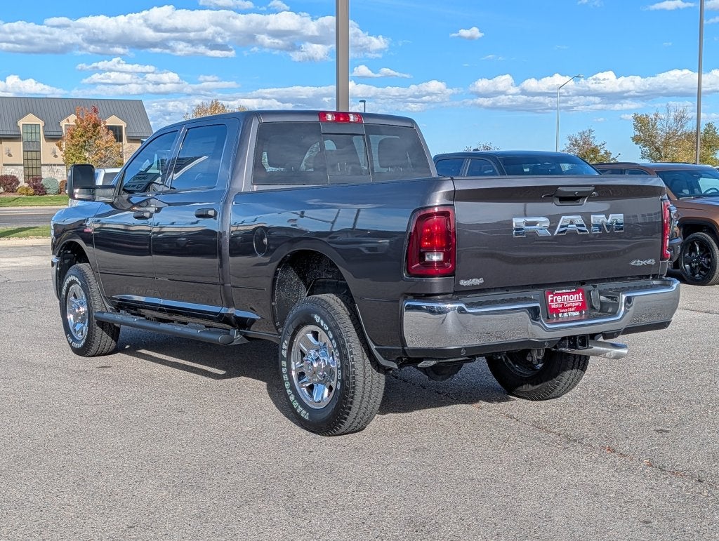 2027 RAM 2500 RAM 2500 TRADESMAN CREW CAB 4X4 6'4' BOX
