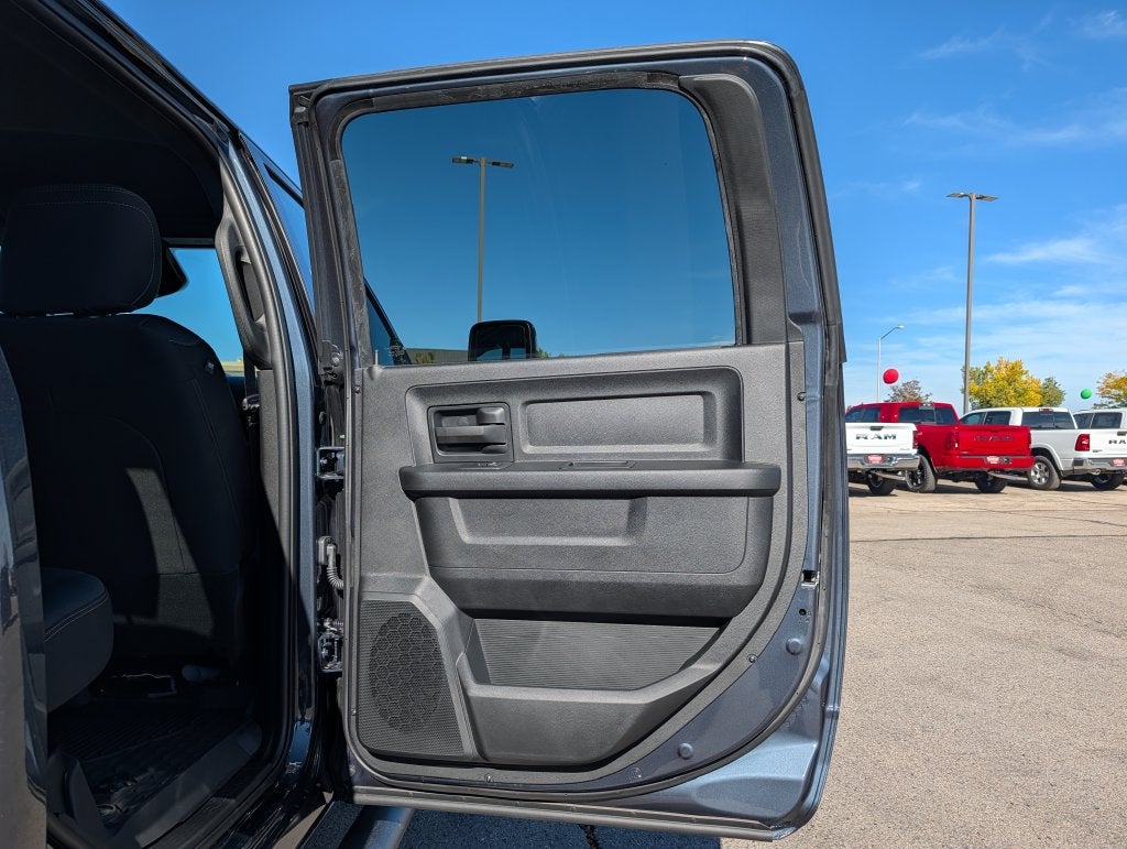2027 RAM 2500 2500 TRADESMAN CREW CAB 4X4 8' BOX