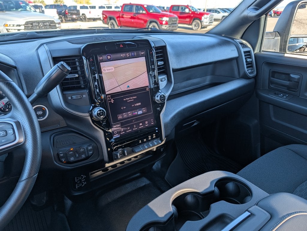 2027 RAM 2500 RAM 2500 TRADESMAN CREW CAB 4X4 6'4' BOX