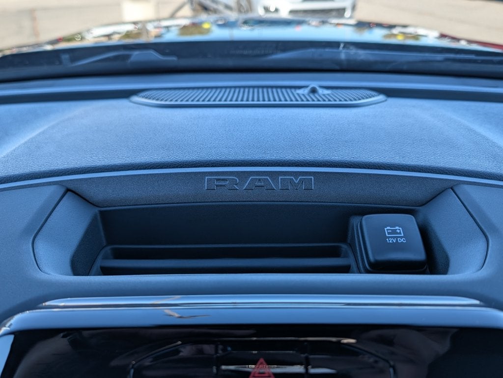 2027 RAM 2500 RAM 2500 TRADESMAN CREW CAB 4X4 6'4' BOX