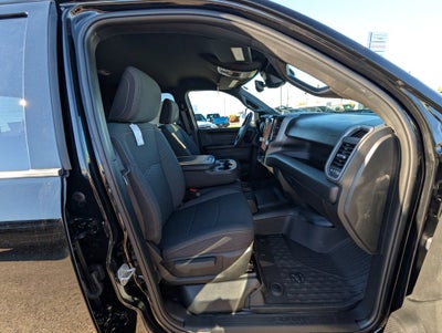 2027 RAM 2500 RAM 2500 TRADESMAN CREW CAB 4X4 6'4' BOX