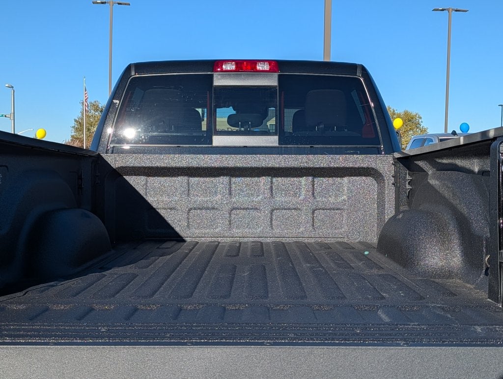 2027 RAM 2500 RAM 2500 TRADESMAN CREW CAB 4X4 6'4' BOX