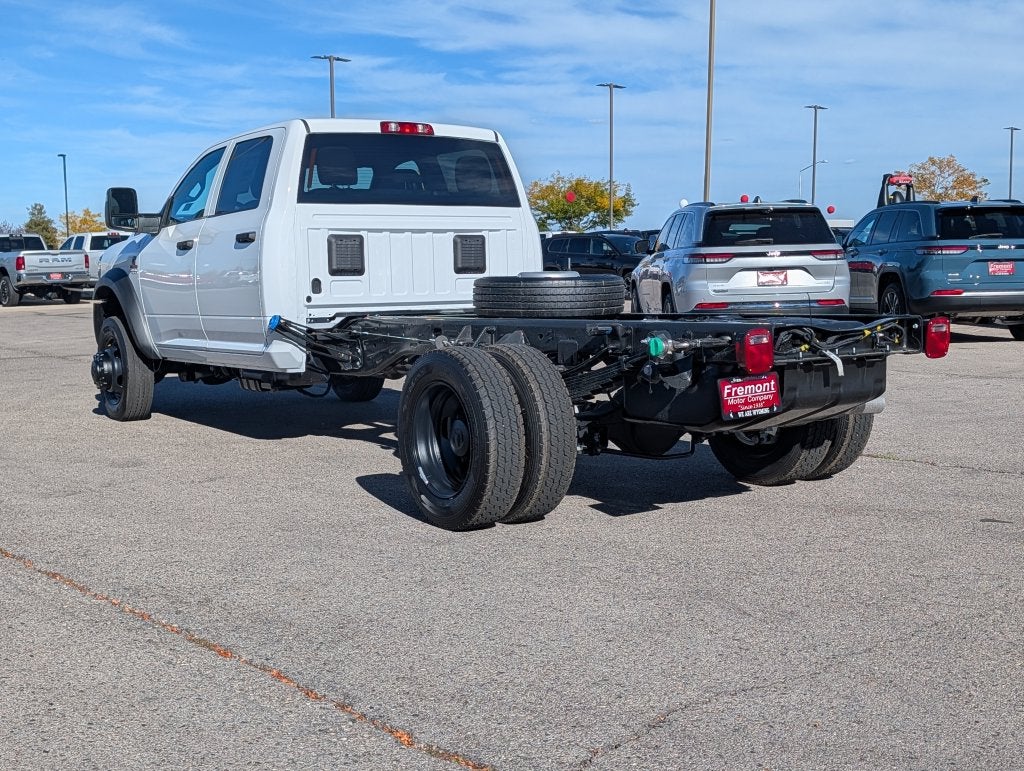 2027 RAM 5500 5500 TRADESMAN CHASSIS CREW CAB 4X4 84' CA