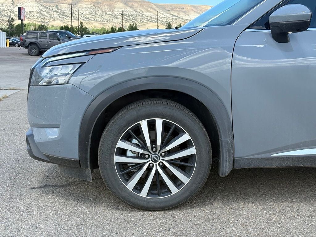 2025 Nissan Pathfinder Platinum