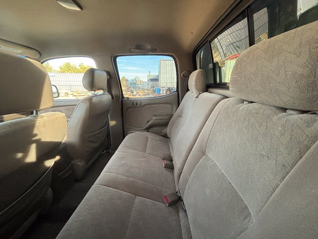 2004 Toyota Tacoma Base V6