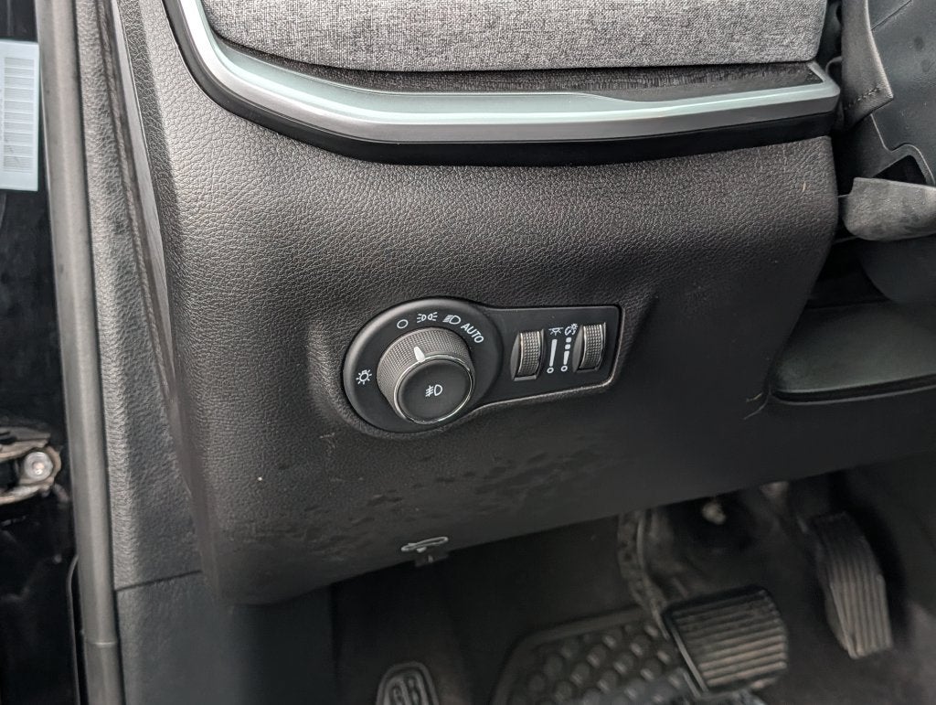 2025 Jeep Compass Latitude W/Sunroof