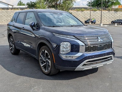 2024 Mitsubishi Outlander Base