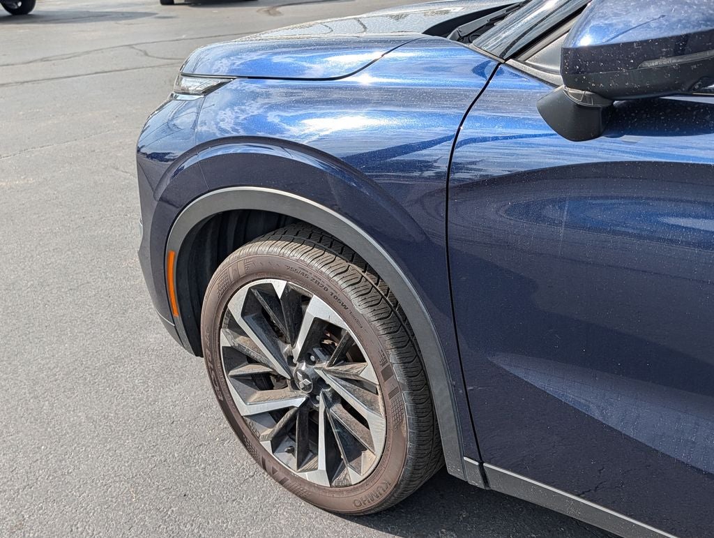 2024 Mitsubishi Outlander Base