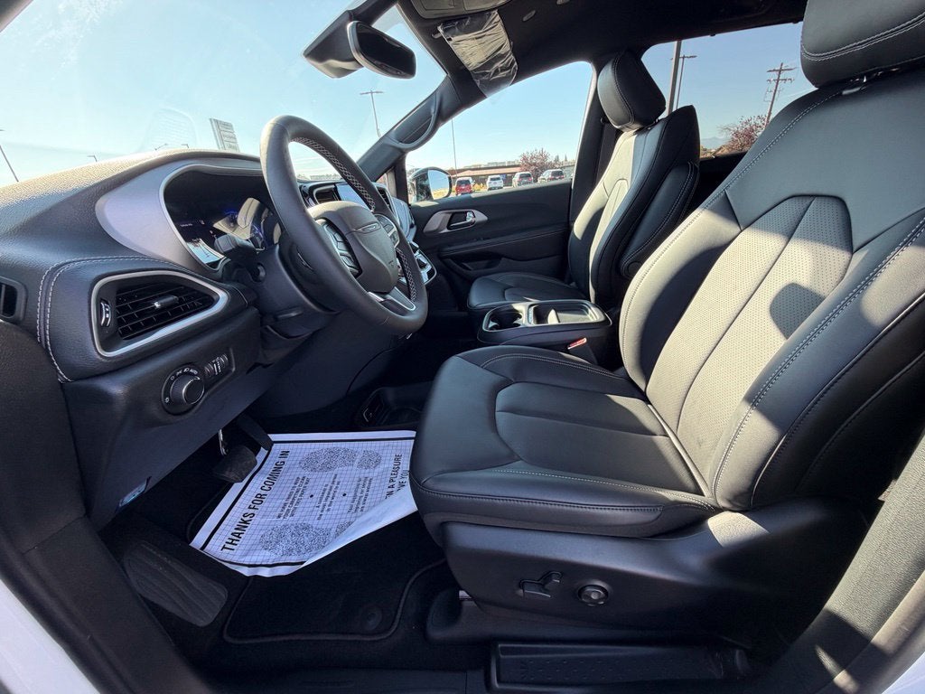 2027 Chrysler Pacifica PACIFICA SELECT AWD