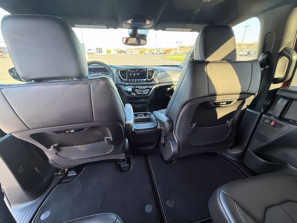 2027 Chrysler Pacifica PACIFICA SELECT AWD