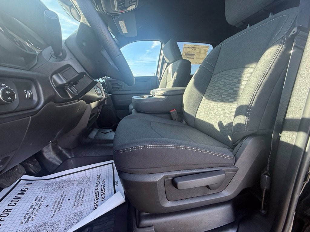 2027 RAM 2500 2500 TRADESMAN CREW CAB 4X4 6'4' BOX