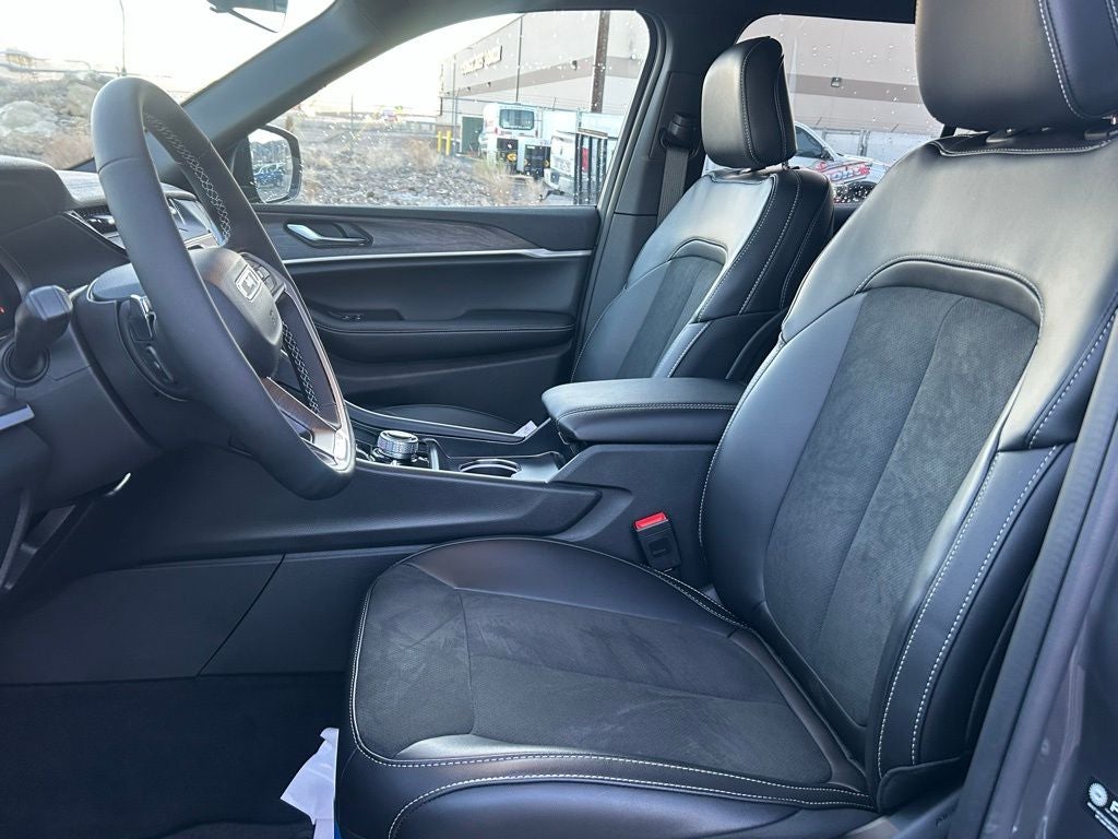 2026 Jeep Grand Cherokee Altitude