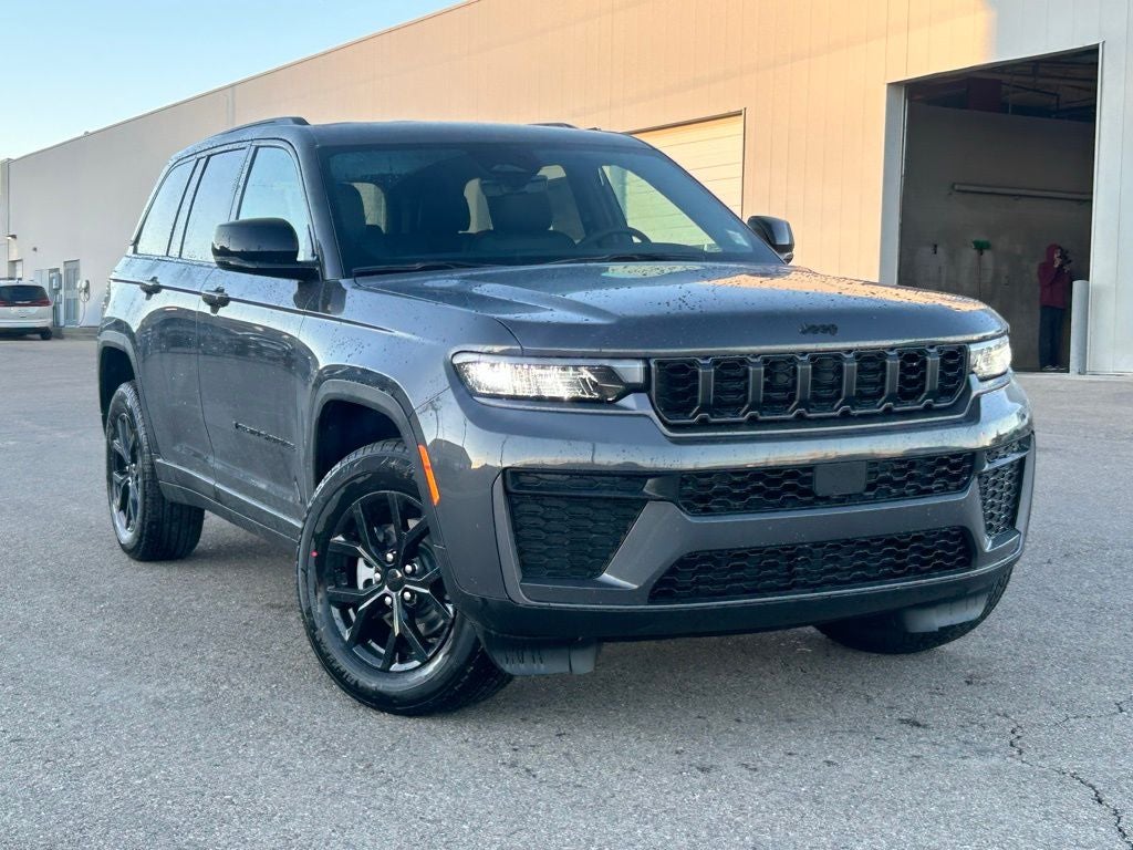 2026 Jeep Grand Cherokee Altitude