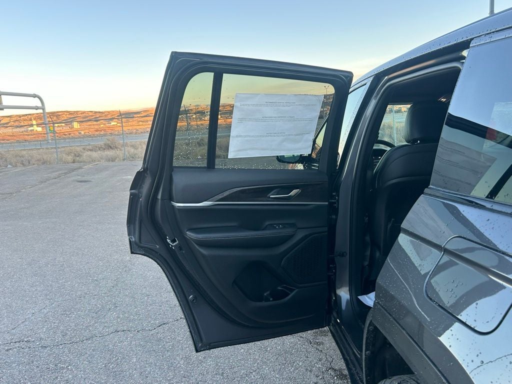 2026 Jeep Grand Cherokee Altitude