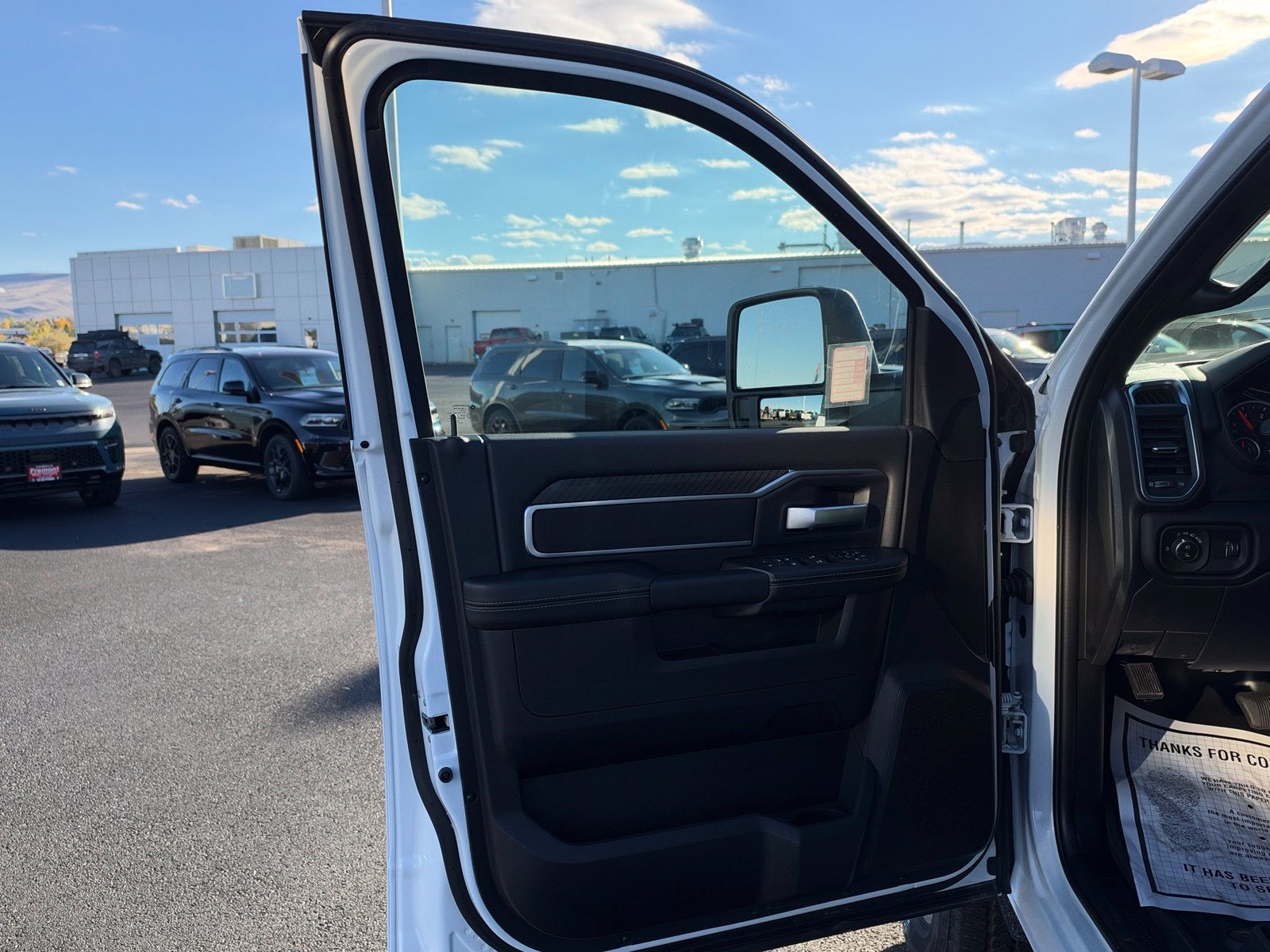 2027 RAM 3500 3500 BIG HORN CREW CAB 4X4 8' BOX