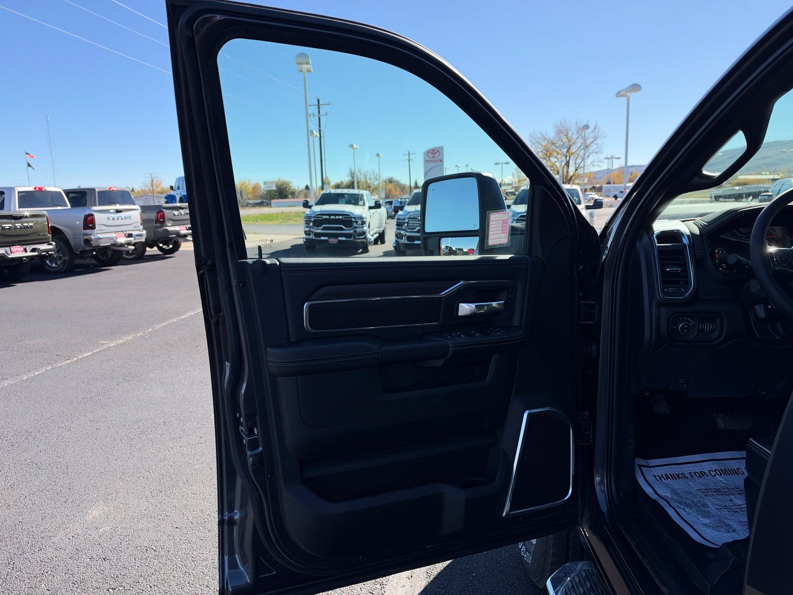 2027 RAM 3500 RAM 3500 LARAMIE CREW CAB 4X4 8' BOX