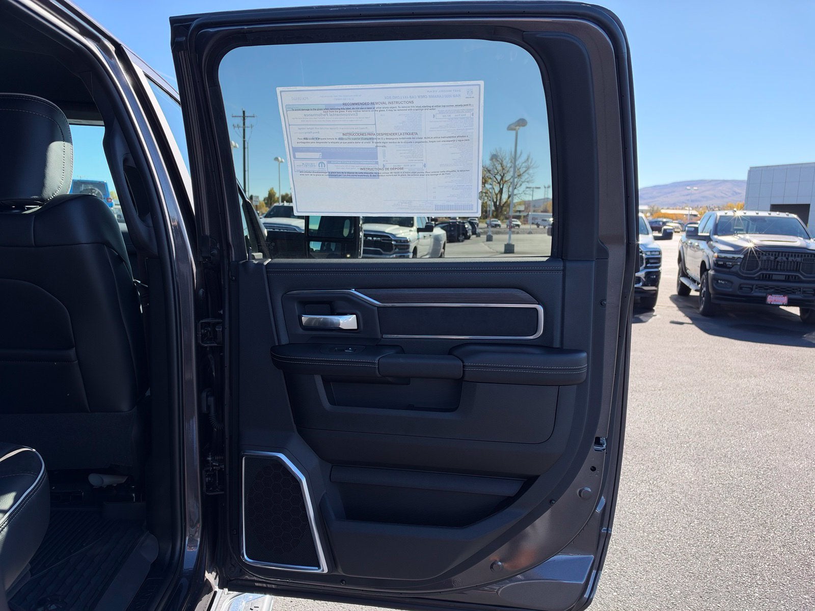 2027 RAM 3500 RAM 3500 LARAMIE CREW CAB 4X4 8' BOX