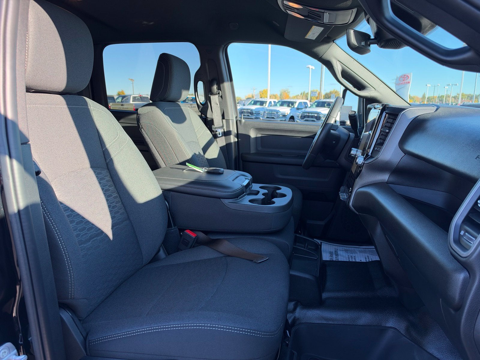 2027 RAM 2500 2500 TRADESMAN CREW CAB 4X4 6'4' BOX