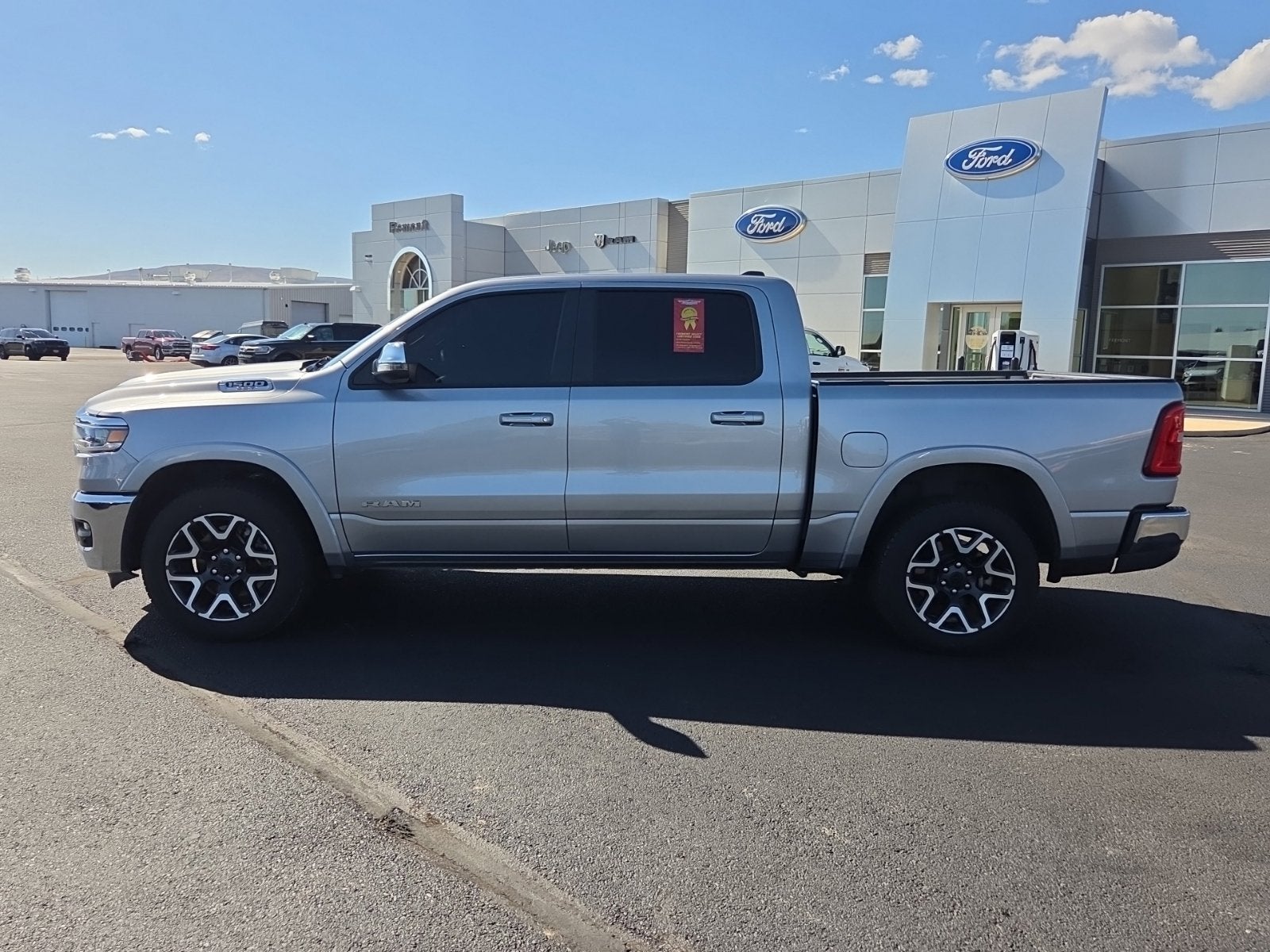 2025 RAM 1500 Laie Crew Cab 4x4 5'7' Box